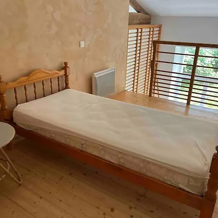 Holiday home Logement Au Calme Entoure D Un Grand Jardin *