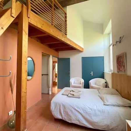 Holiday home Logement Au Calme Entoure D Un Grand Jardin Falleron