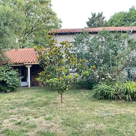 Logement Au Calme Entoure D Un Grand Jardin